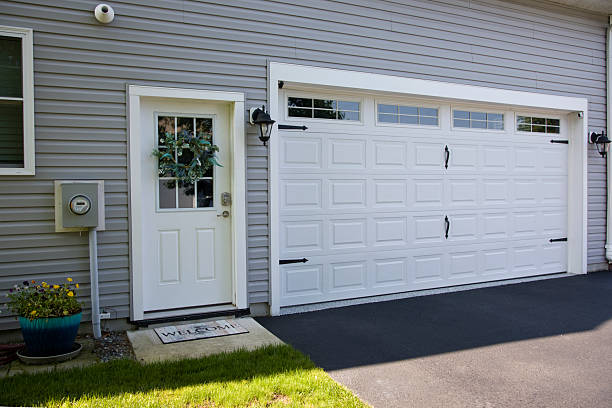 24/7 Emergency Garage Door Panel Replacement experts in Colquitt, GA